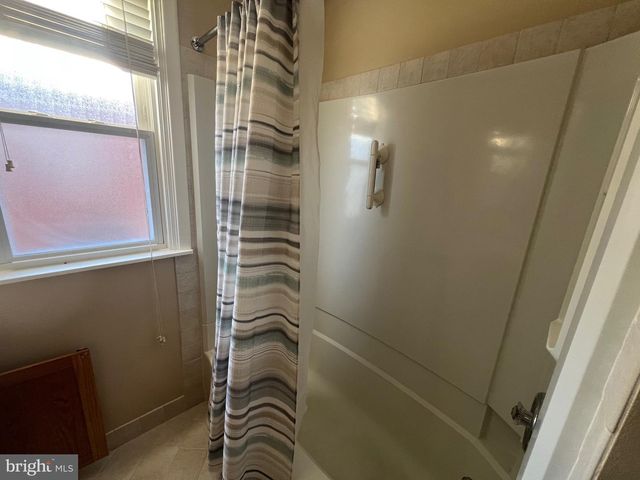 7612 LARGE ST, Philadelphia, PA 19152