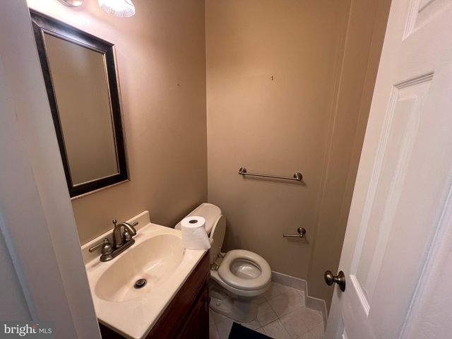 7612 LARGE ST, Philadelphia, PA 19152