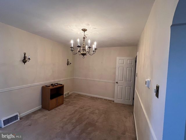 7612 LARGE ST, Philadelphia, PA 19152