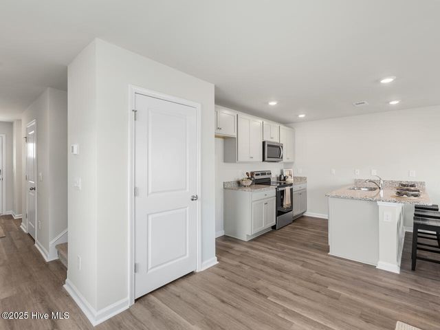 4326 Majesty Drive Unit 353, Castle Hayne, NC 28429