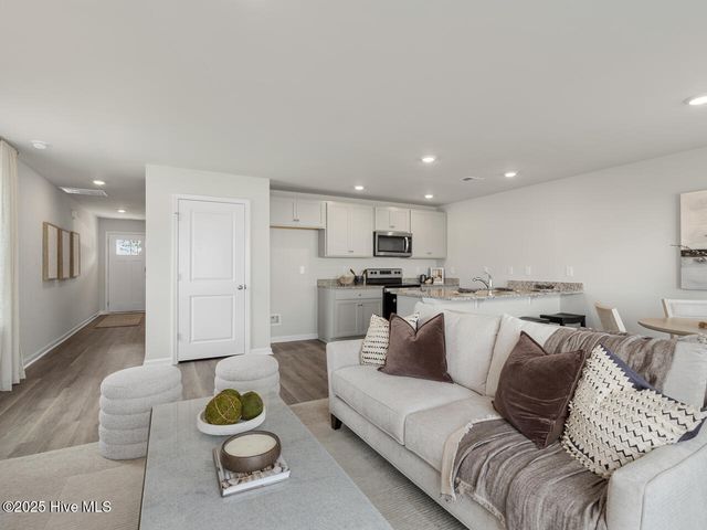 4326 Majesty Drive Unit 353, Castle Hayne, NC 28429