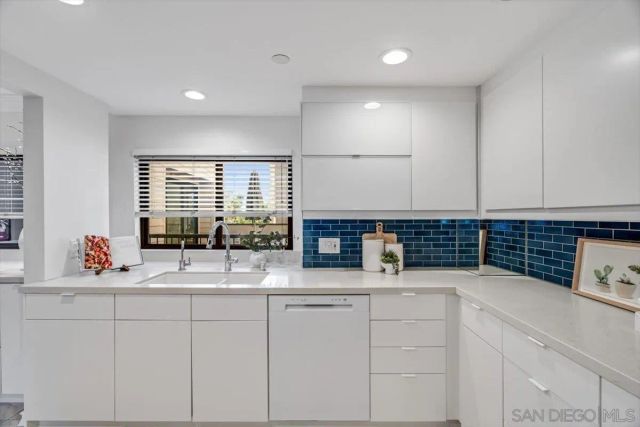 7550 Eads Ave 209, La Jolla, CA 92037