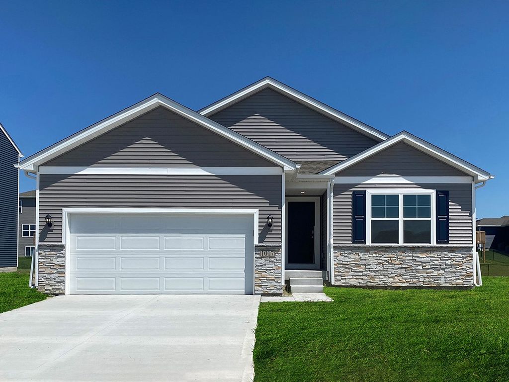 410 Kingfisher Drive, Norwalk, IA 50211