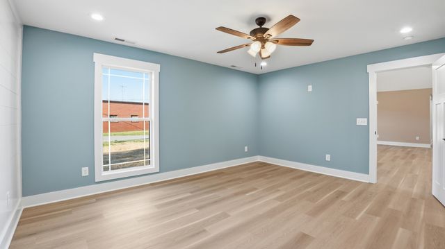 104 Division St, Normandy, TN 37360