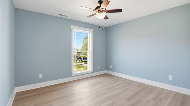 104 Division St, Normandy, TN 37360