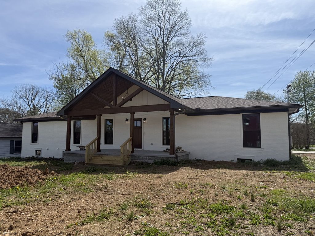 104 Division St, Normandy, TN 37360