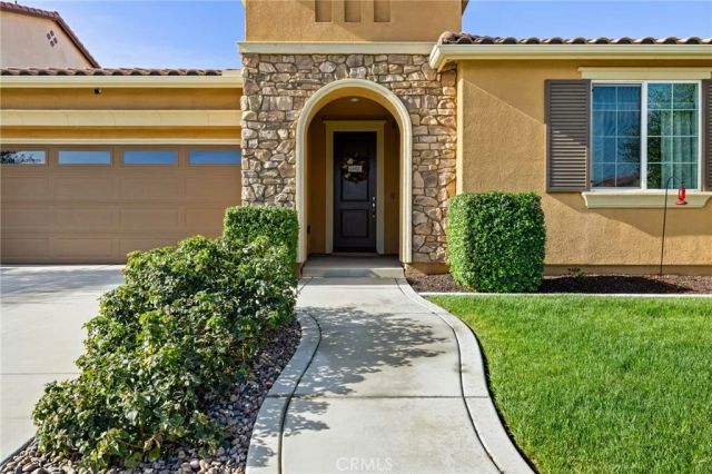 29819 Saddle Ranch Place, Menifee, CA 92584