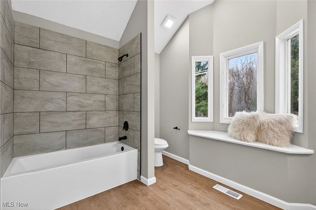 9924 Pebble Beach Cove, Aurora, OH 44202