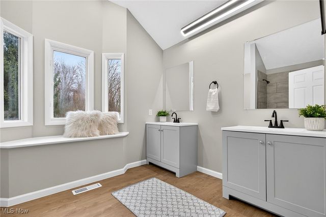 9924 Pebble Beach Cove, Aurora, OH 44202