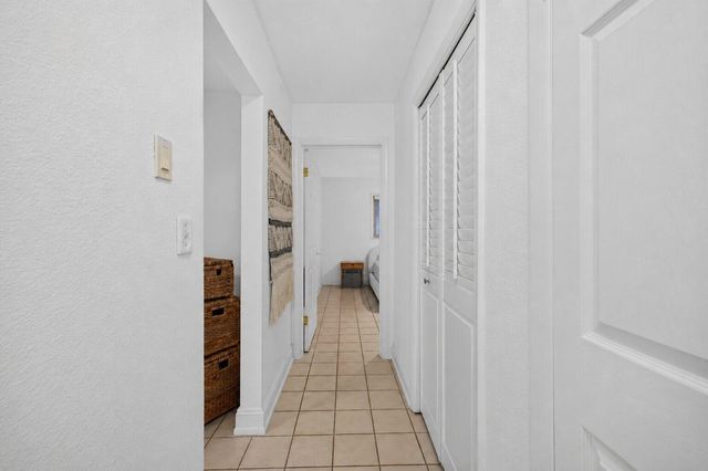 4031 NE 15TH Avenue, Oakland Park, FL 33334