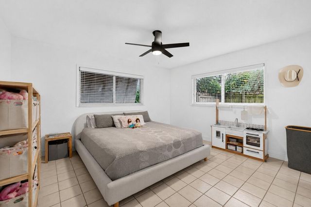 4031 NE 15TH Avenue, Oakland Park, FL 33334