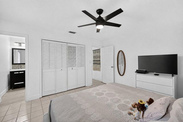 4031 NE 15TH Avenue, Oakland Park, FL 33334