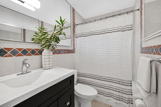 4031 NE 15TH Avenue, Oakland Park, FL 33334