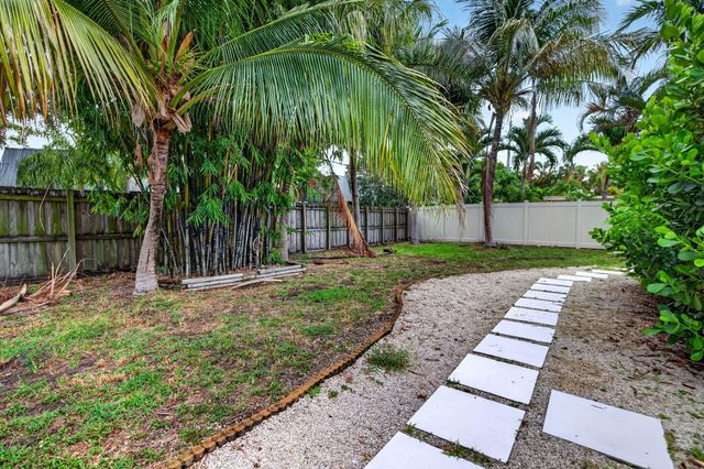4031 NE 15TH Avenue, Oakland Park, FL 33334