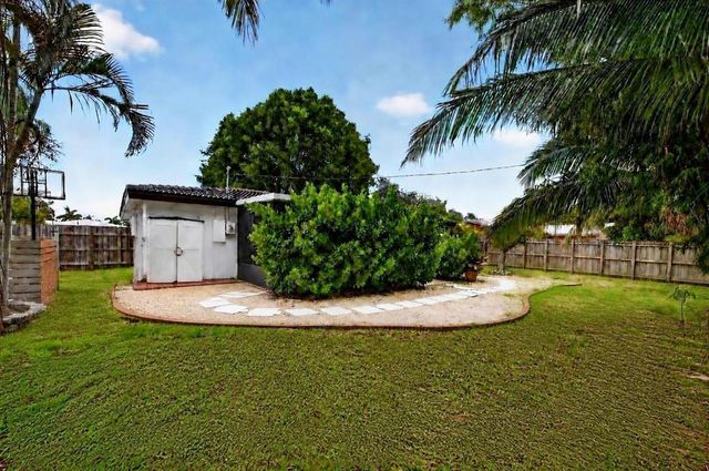 4031 NE 15TH Avenue, Oakland Park, FL 33334