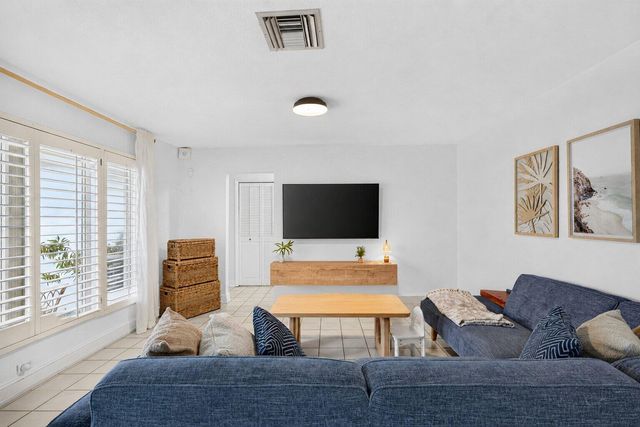 4031 NE 15TH Avenue, Oakland Park, FL 33334