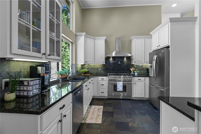 16 Sunflower Circle, Bellingham, WA 98229