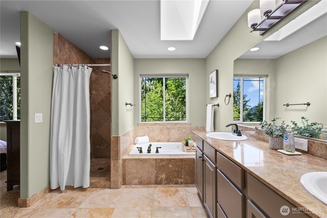 16 Sunflower Circle, Bellingham, WA 98229