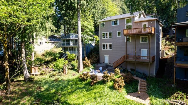 16 Sunflower Circle, Bellingham, WA 98229