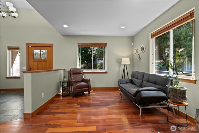 16 Sunflower Circle, Bellingham, WA 98229