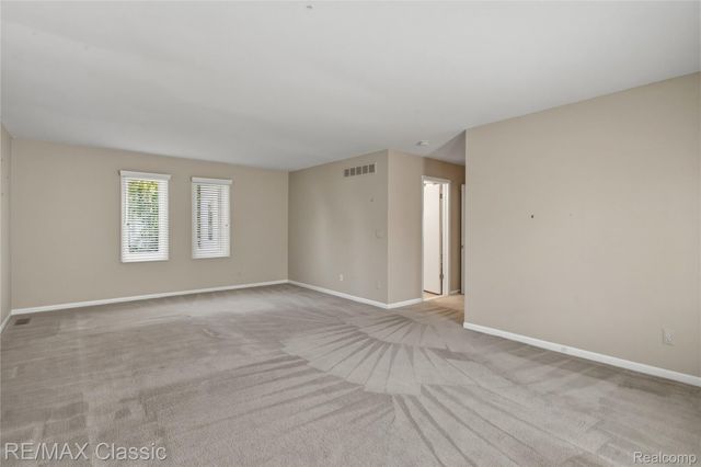 5423 W Bloomfield Lake Road, West Bloomfield Charter Township, MI 48323