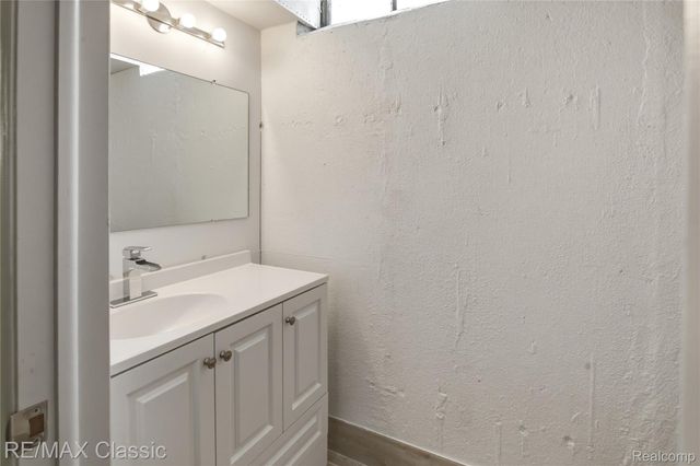 5423 W Bloomfield Lake Road, West Bloomfield Charter Township, MI 48323