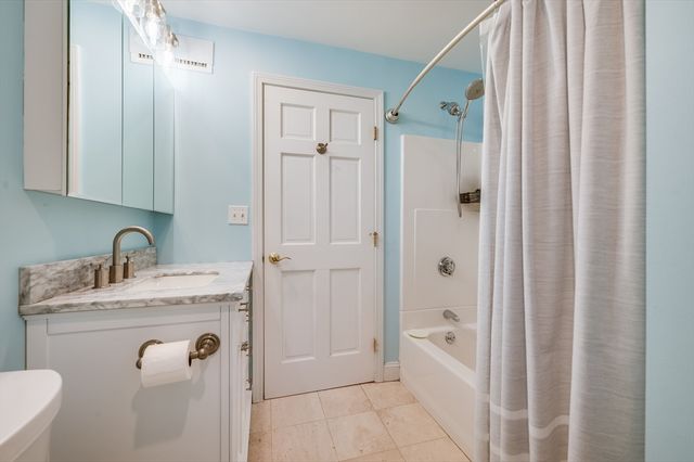 39 Chestnut St 2C, Stoneham, MA 02180