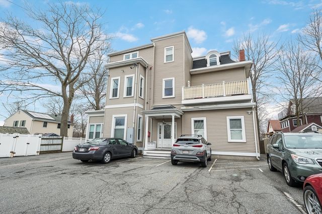 39 Chestnut St 2C, Stoneham, MA 02180