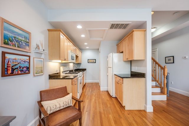 39 Chestnut St 2C, Stoneham, MA 02180