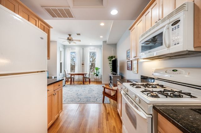 39 Chestnut St 2C, Stoneham, MA 02180