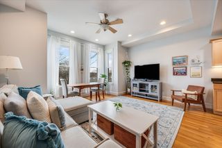 39 Chestnut St 2C, Stoneham, MA 02180