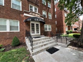 212 Emanuel Cleaver II Boulevard 2 West, Kansas City, MO 64112