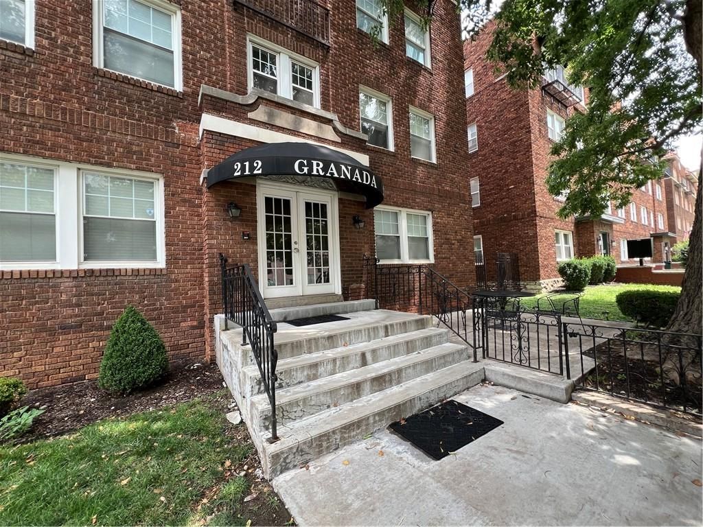 212 Emanuel Cleaver II Boulevard 2 West, Kansas City, MO 64112