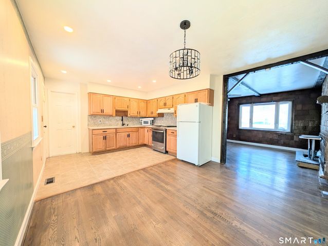 139 Little Deer Road, Bridgeport, CT 06606