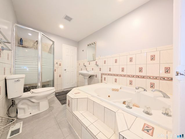 139 Little Deer Road, Bridgeport, CT 06606