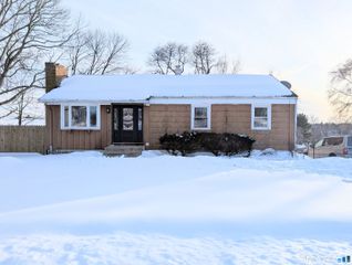 139 Little Deer Road, Bridgeport, CT 06606
