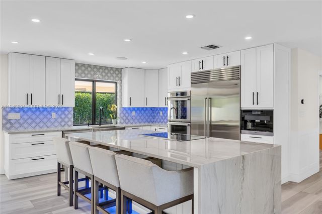 6980 NW 6th Ct, Plantation, FL 33317