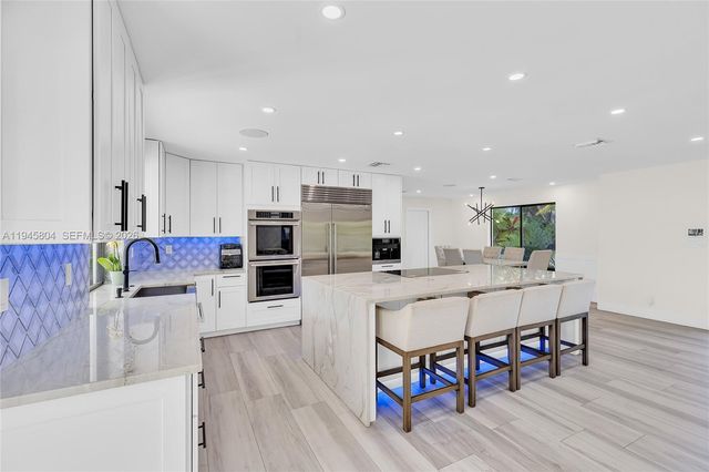 6980 NW 6th Ct, Plantation, FL 33317