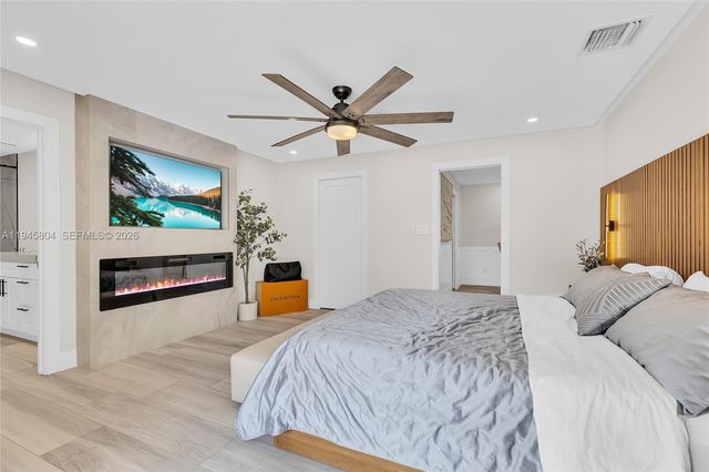 6980 NW 6th Ct, Plantation, FL 33317