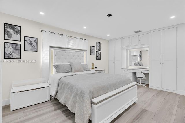 6980 NW 6th Ct, Plantation, FL 33317