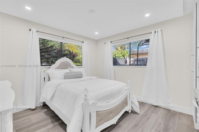 6980 NW 6th Ct, Plantation, FL 33317