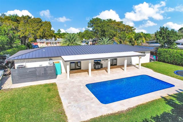 6980 NW 6th Ct, Plantation, FL 33317