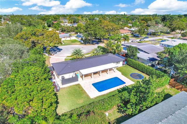 6980 NW 6th Ct, Plantation, FL 33317