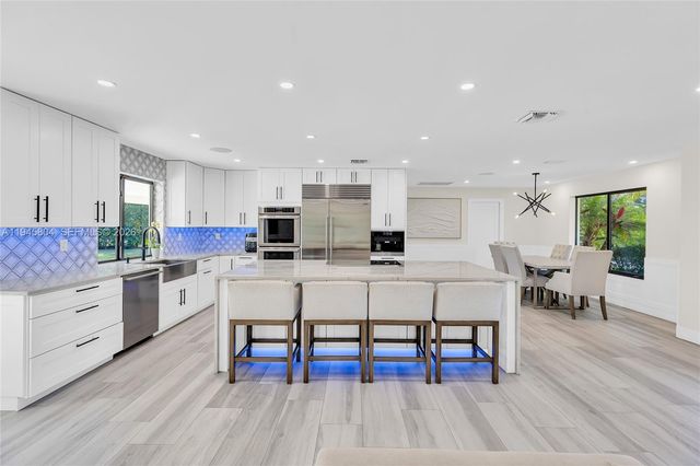 6980 NW 6th Ct, Plantation, FL 33317