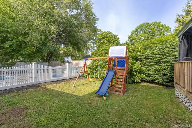 299 Mount Vernon Avenue, Medford, NY 11763