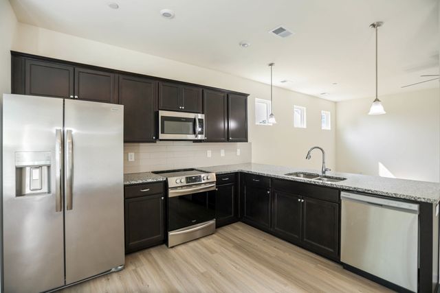 235 Emmett Dr, White House, TN 37188