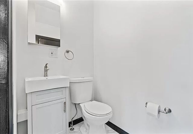 3418 Duquesne Ave, West Mifflin, PA 15122