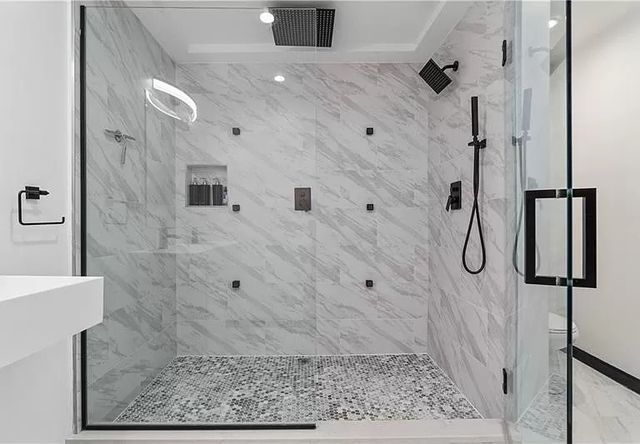 3418 Duquesne Ave, West Mifflin, PA 15122