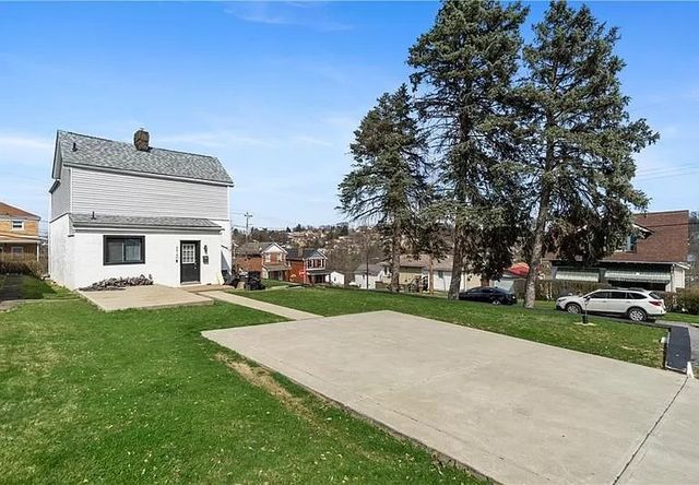 3418 Duquesne Ave, West Mifflin, PA 15122