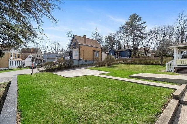 3418 Duquesne Ave, West Mifflin, PA 15122